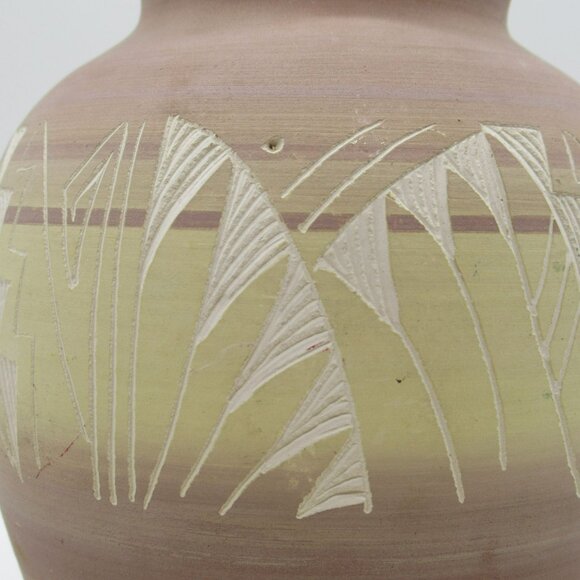 Navajo Mesa Verde Pottery Vase Signed M Jones 5.5" Neutral Brown Beige NAV USA - Picture 9 of 14